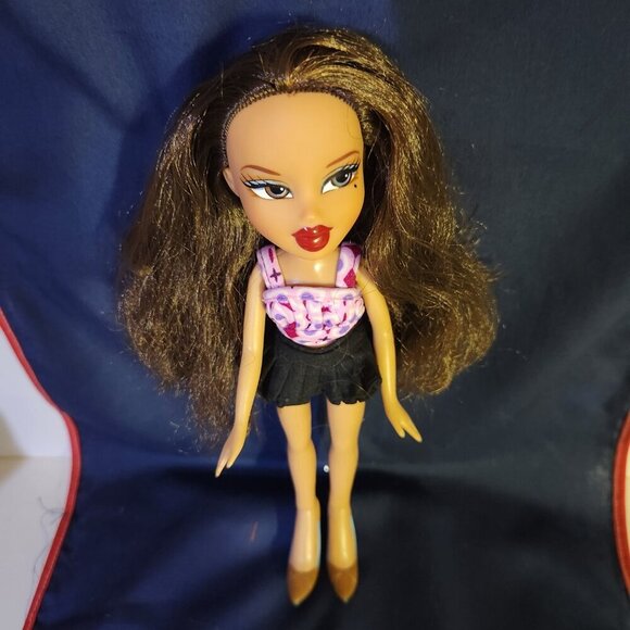 Bratz Doll 2001 Doll Brown Hair Brown and Grey Eyes Blue Eye Shadow Red … - Picture 2 of 9